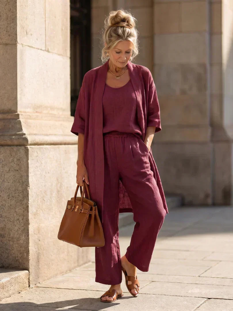 Ensemble femme trois pièces avec kimono fluide, top et pantalon ample