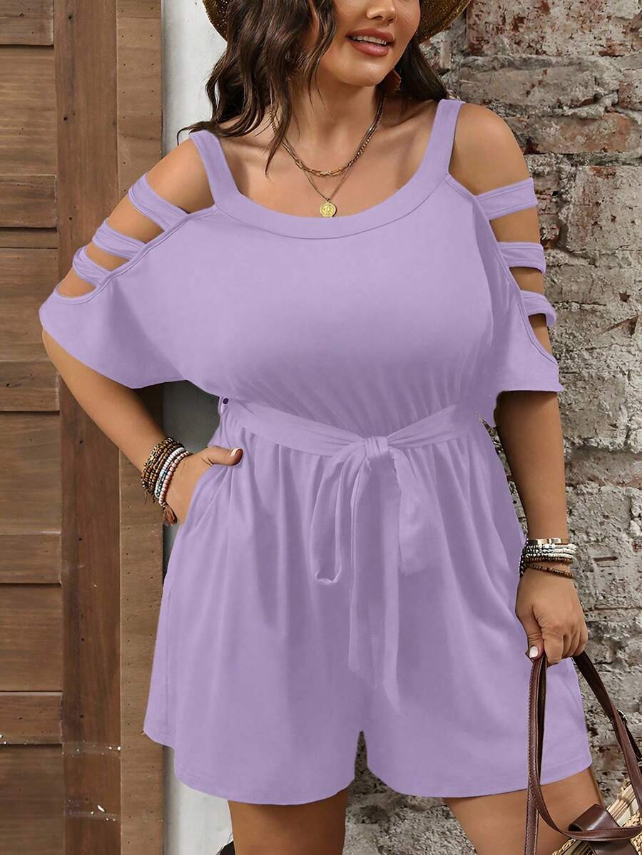 Combinaison short femme grande taille à épaules dénudées et taille ceinturée