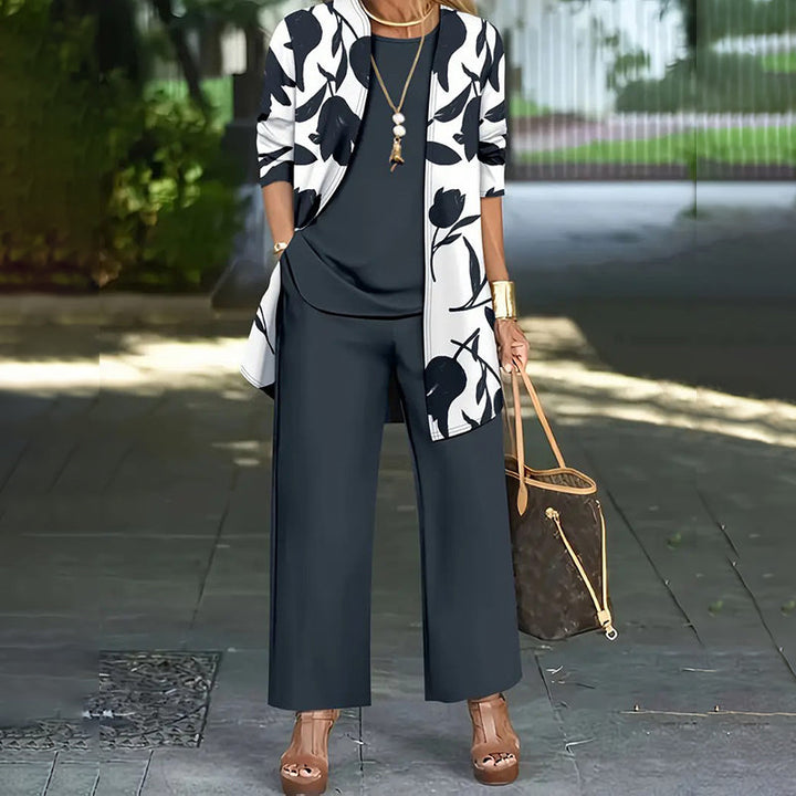 Ensemble femme trois pièces avec veste florale et pantalon