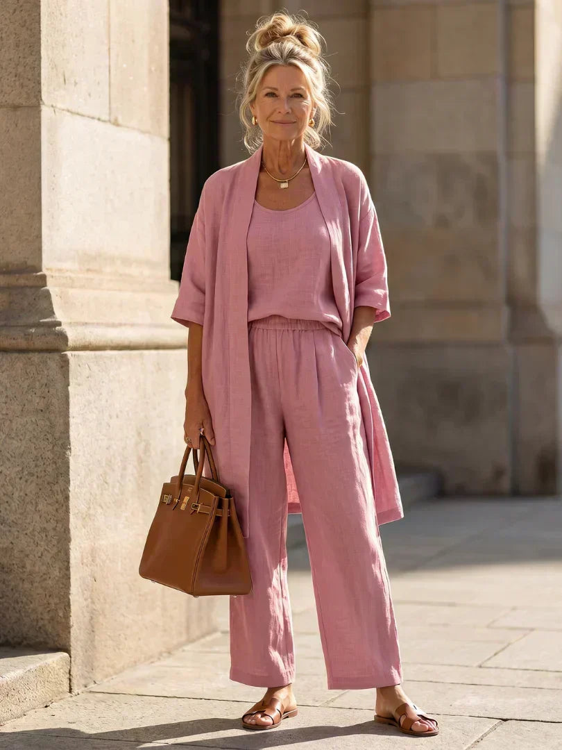 Ensemble femme trois pièces avec kimono fluide, top et pantalon ample