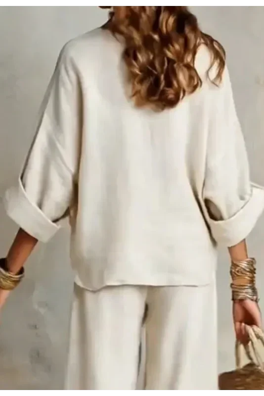 Ensemble femme fluide à col V avec pantalon large