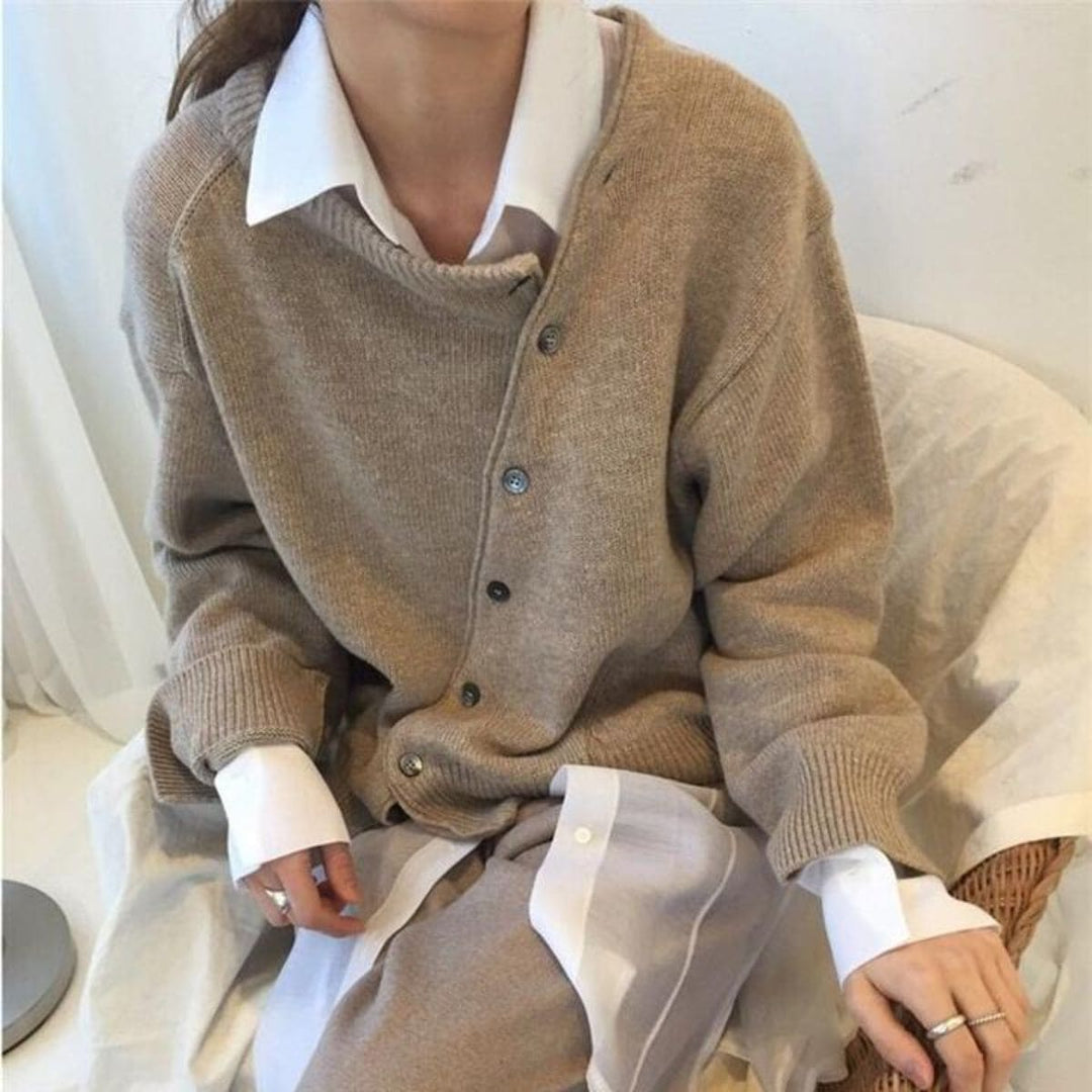 Cardigan Femme à Boutons Asymétriques – Élégance Décontractée
