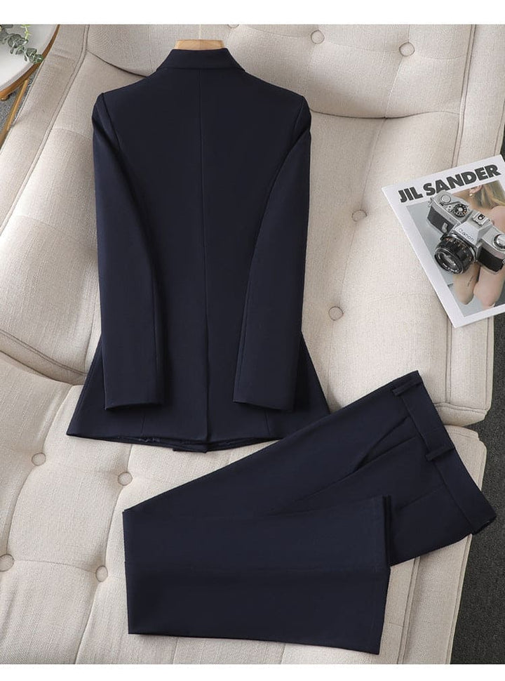 Ensemble Tailleur Femme Élégant – Blazer Structuré et Pantalon Ajusté