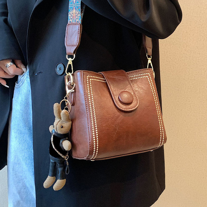 Petite sacoche femme carrée en PU souple – Style rétro et tendance au quotidien