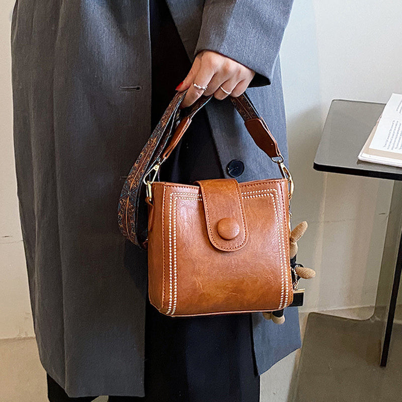 Petite sacoche femme carrée en PU souple – Style rétro et tendance au quotidien