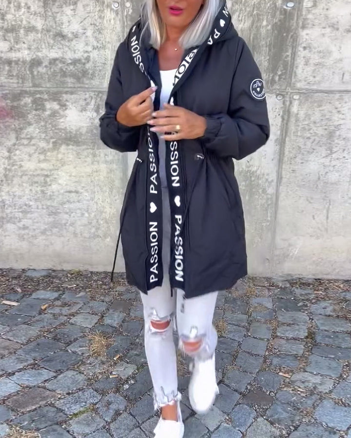 Trench-coat long à capuche femme – Léger, coupe ample, style moderne