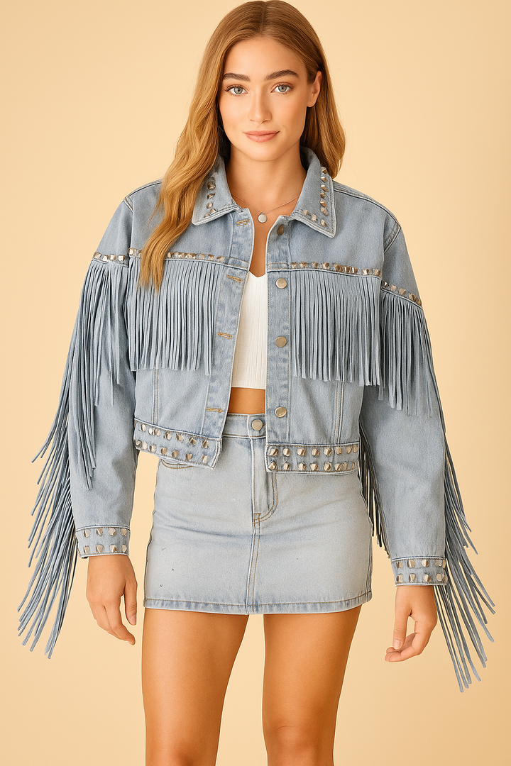 Veste denim femme à franges et clous – style bohème audacieux