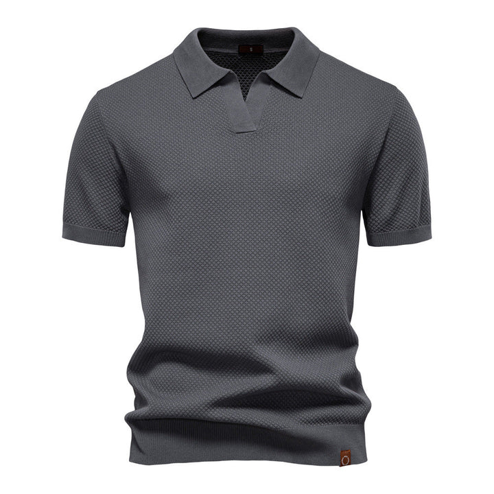 Polo homme structuré avec col ouvert moderne élégant