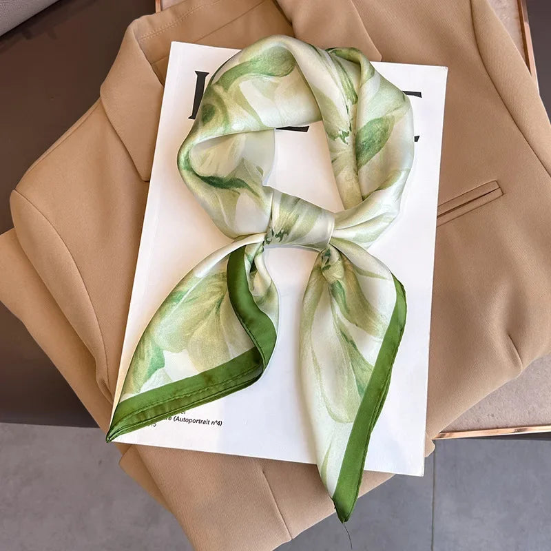 Foulard carré femme en satin imprimé pour cheveux et sac