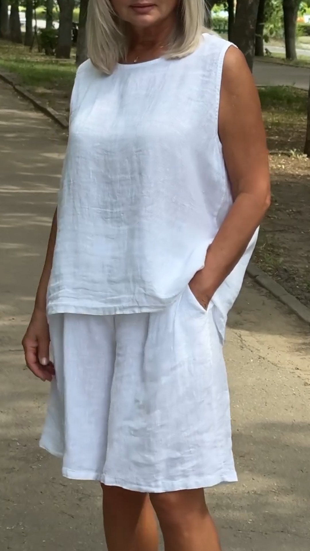 Ensemble femme sans manches à col rond et short fluide