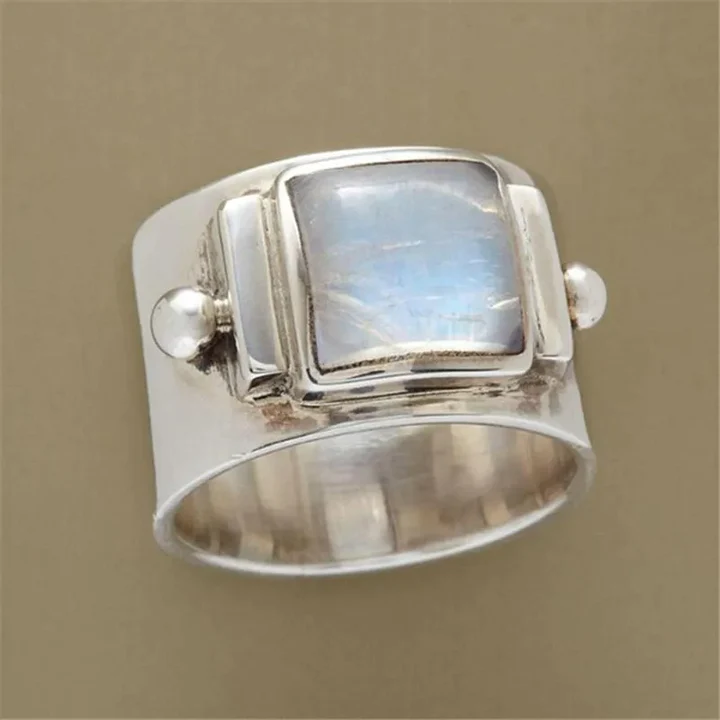 DELACROIX | BAGUE VINTAGE EN CRISTAL DE LUNE CUBIQUE