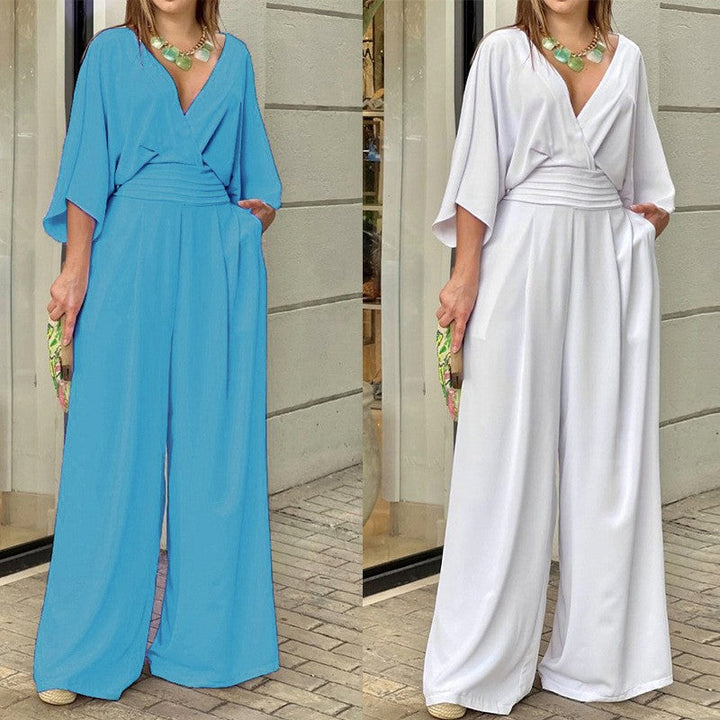 Combinaison femme élégante à col V croisé et jambes larges