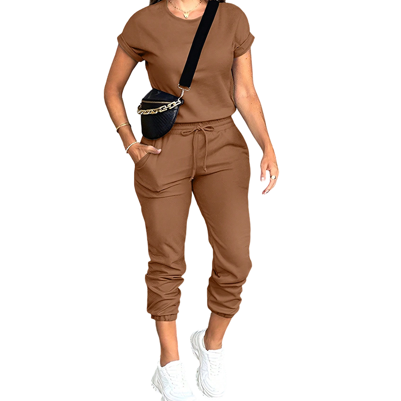 Ensemble femme décontracté avec t-shirt fluide et pantalon ajustable