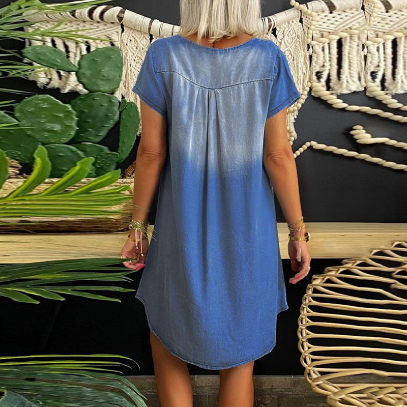 Robe femme légère à col V et silhouette fluide effet denim