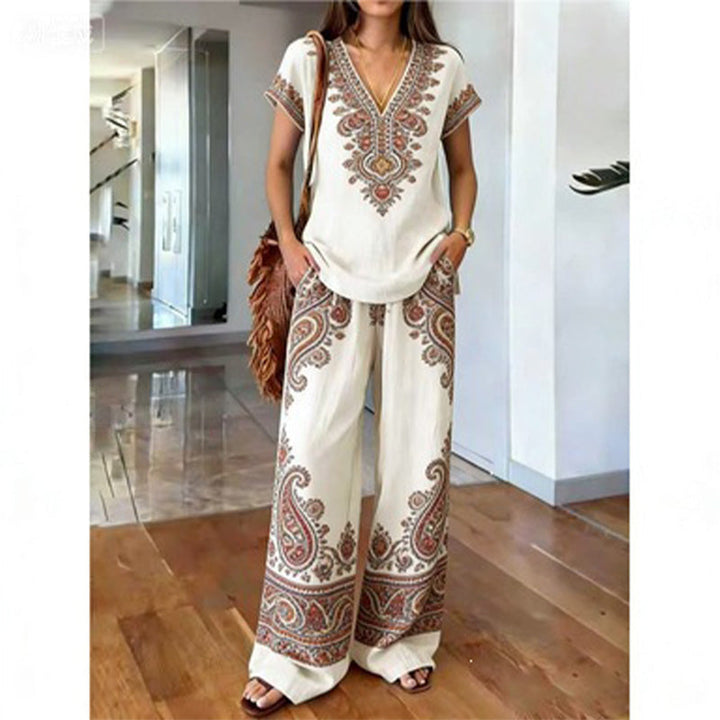 Ensemble femme bohème avec haut imprimé floral et pantalon large