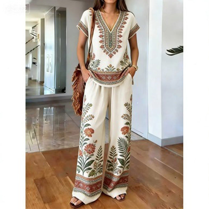 Ensemble femme bohème avec haut imprimé floral et pantalon large